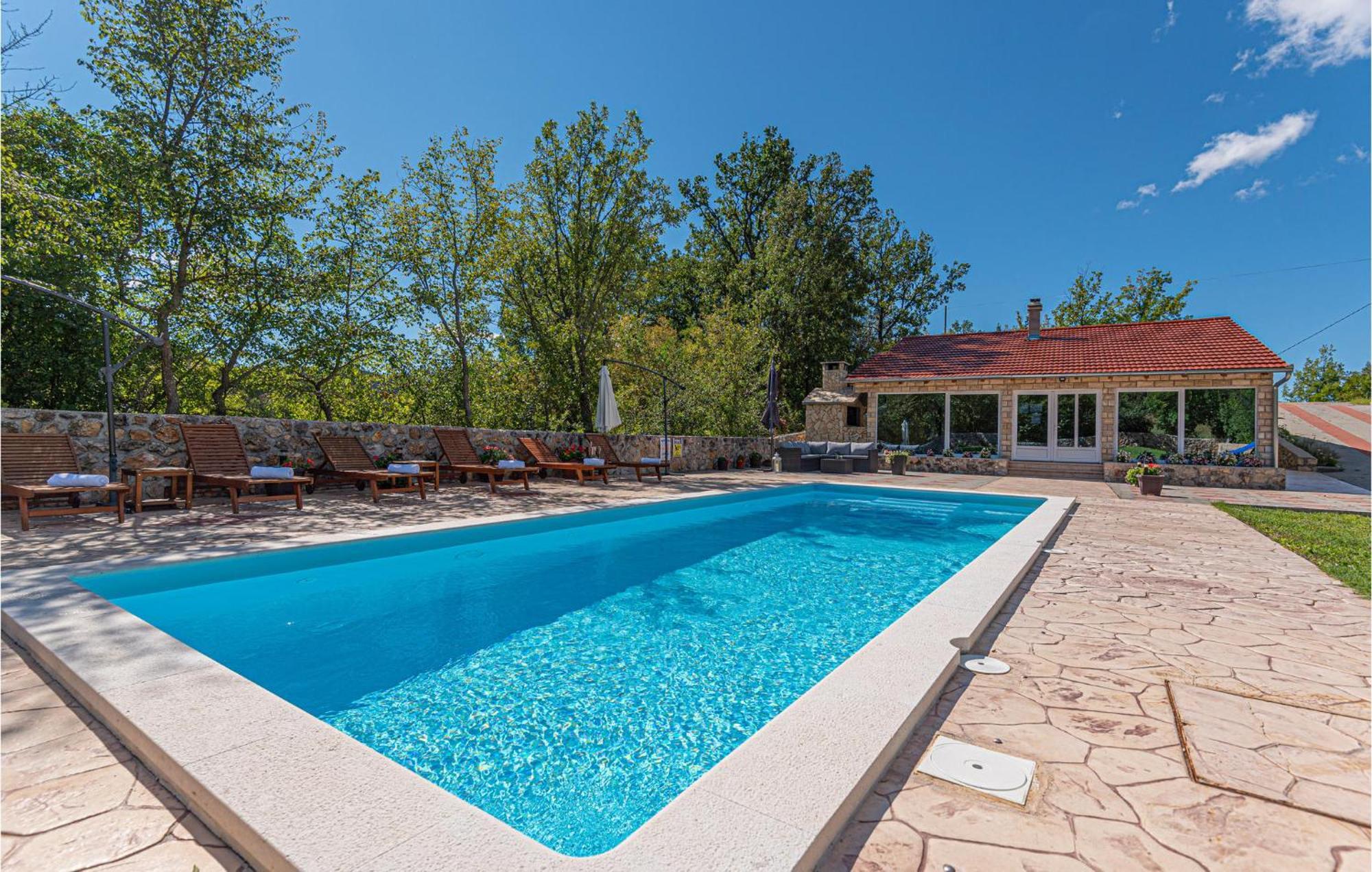 Gorgeous Home In Knin With Kitchen Kovacic Exterior photo
