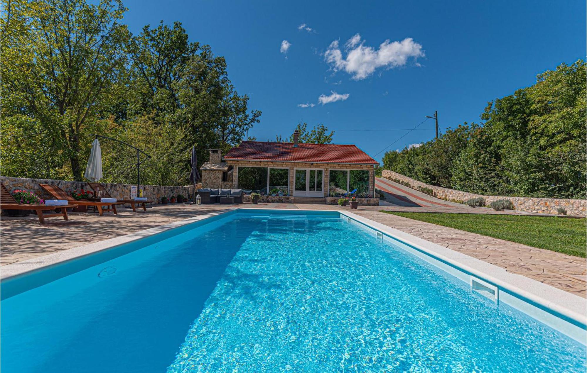 Gorgeous Home In Knin With Kitchen Kovacic Exterior photo